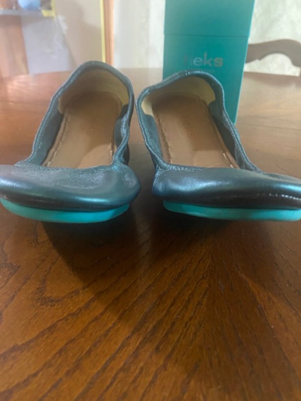 Limited Addition Tahitian Pearl Tieks size 9 with box and topper - Picture 5 of 7